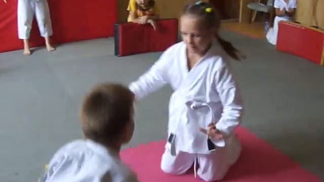 Поединки Оторви прищепку.MP4