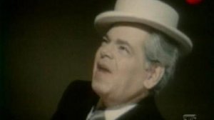 Дом большой, а поговорить не с кем.