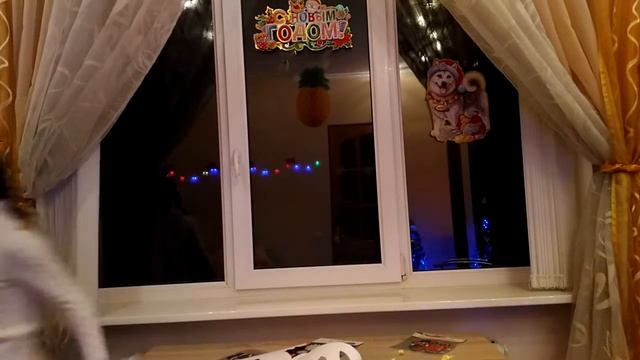 DIY:украшаем окно к НОВОМУ ГОДУ///наклейки/// смотреть онлайн