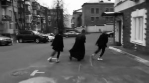 Русские парни танцуют