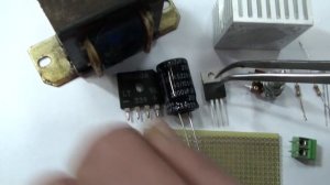 Простой регулируемый источник питания на LM1084