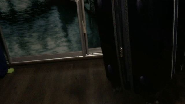 Чемодан Томми Хилфигер Tommy Hilfiger Classic Hardside 25" Upright Suitcase смотреть онлайн