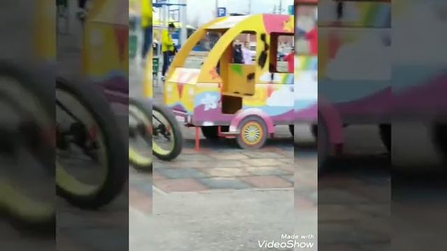 пацана обижают на детской площадке смотреть онлайн