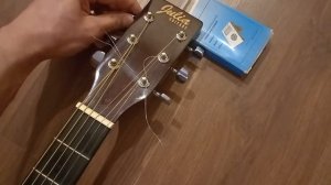 Настройка гитары при помощи тюнера