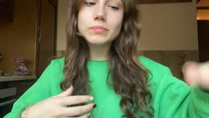 asmr eating Skittles звуки рта  * покрасился язык *