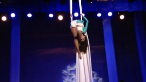 ЕКАТЕРИНА КУРМАНАЕВА. ВОЗДУШНАЯ АКРОБАТИКА НА ПОЛОТНАХ.