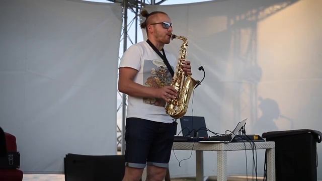 Саксафоническая музыка, саксофонист Киев заказать артиста (098) 787 25 98 смотреть онлайн