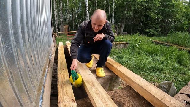 Починил старую мини террасу к дому своими руками из дерева. Реновация каркасного дома в деревне.