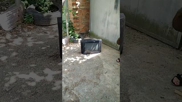 ШОК! Краш тест телевизора. Взрыв. Телевизор взорвался. смотреть онлайн