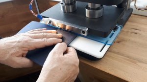 Ручной пресс для кожи от A-Format