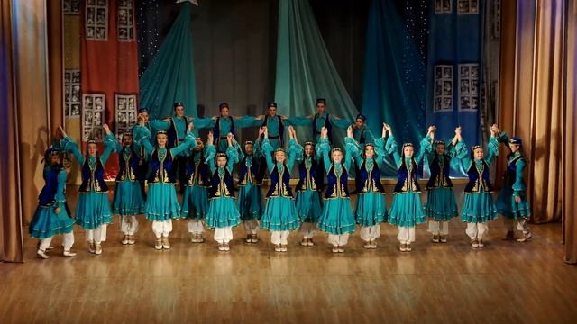 "Татарский молодёжный танец"