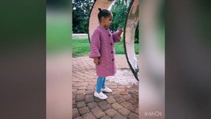 Краткий обзор мк «Плюшевое пальто спицами для девочки