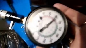 Проверка компрессии на подвесном лодочном моторе Mercury 5m.