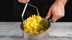 Пирог с грибами и картофелем