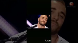Судья разбил гитару выступающему😭