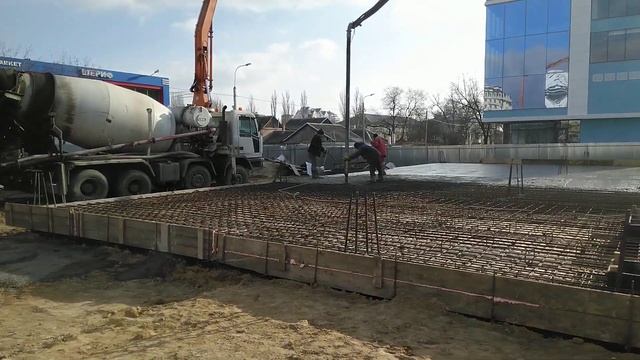 Центр Тирасполя - Бетонные работы возле набережной от УПТК-Строй смотреть онлайн