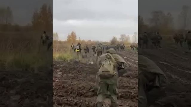 любэ уходит рота. любэ уходит рота солдат. уходит чтоб победить песня рота. солдат уходит. 6 рота вдв на закате.