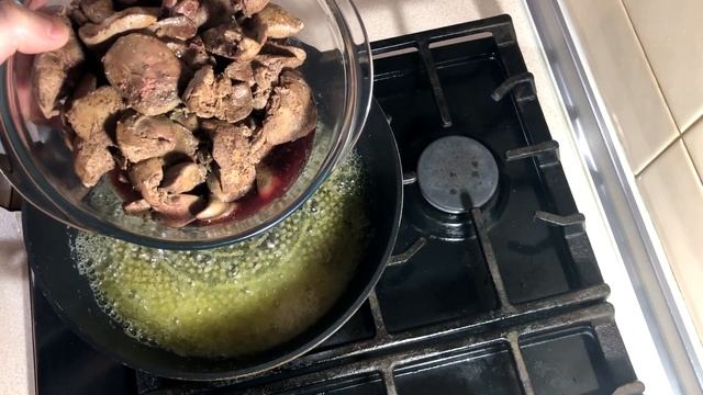 Как Вкусно Пожарить Куриную Печень за 3 минуты! Очень вкусная куриная печень с луком!