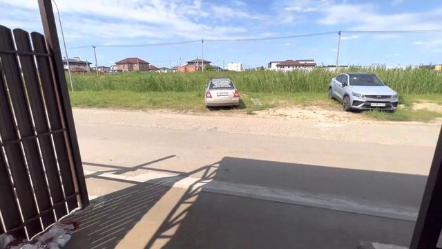 Односкатный навес из мягкой кровли в немецкой деревни