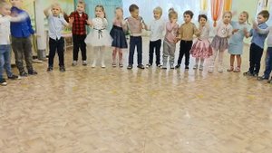 Игра Моем окна, белим потолки