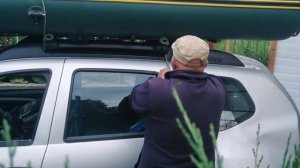 Погрузка и крепление лодки ПВХ на штатном багажнике авто.