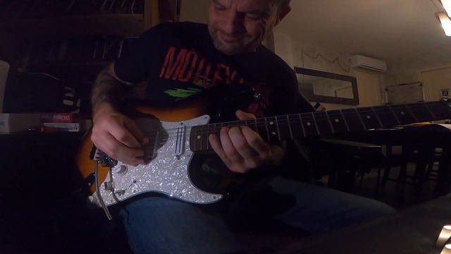 iron maiden run to the hills guitar solo cover (fender dave murray ) смотреть онлайн