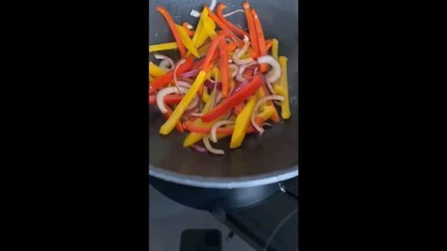 Говядина Топ-Блейд с овощами в устричном соусе смотреть онлайн