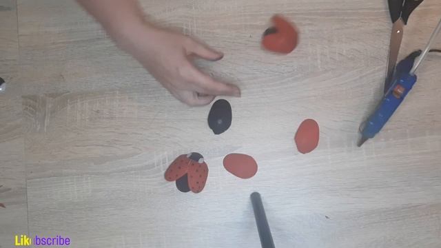 Поделки в садик или для дачи из ложек /Crafts for the garden or for giving from plastic spoons смотреть онлайн