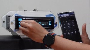 Review KMM-BT408 and  KDC-BT660U