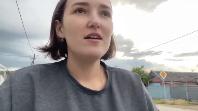 Привязалась, не отогнать. Ох, какая гроза , дети сильно испугались . 28 04 23 смотреть онлайн