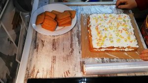 Творожный торт из печенья без выпечки!