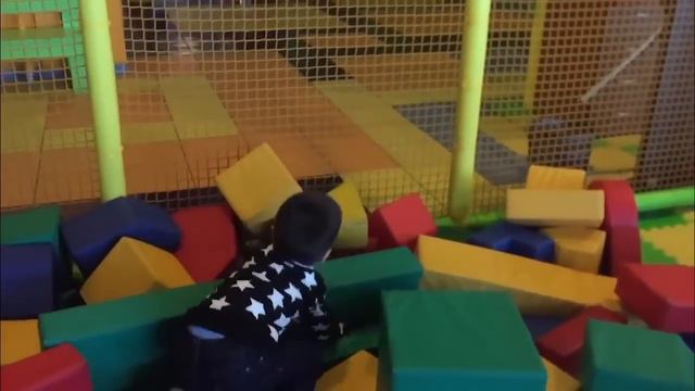 Что случилось с братом? Как малы смотреть онлайн