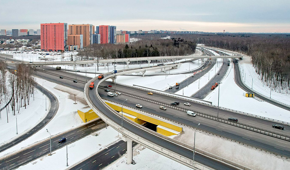 Собянин: Более 380 км автодорог построено в ТиНАО с 2012 года / События на ТВЦ