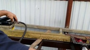 Рихтуем прокатанную в дугу профильную трубу  под образец.