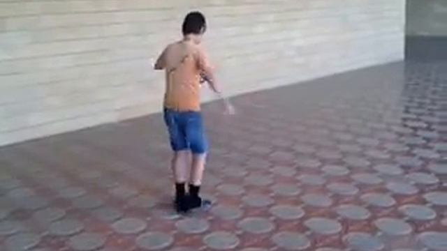 Навруз сделал 300 раза ему 13 лет 2014 году Он Живет В Музаиме смотреть онлайн