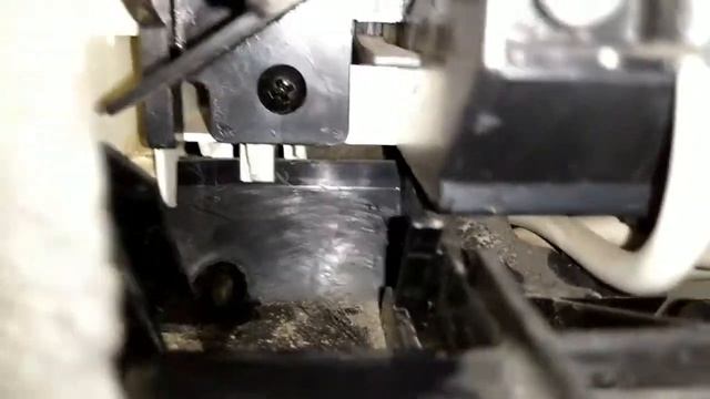 Капает вода из сплит системы. Устраняем засор сливной трубки сплит системы. смотреть онлайн