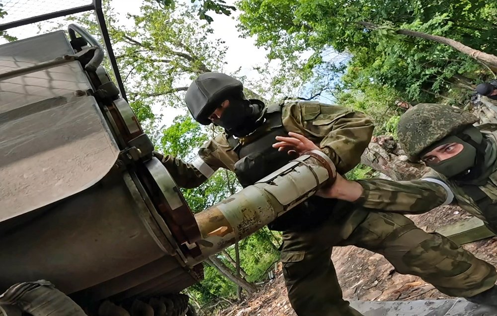 В Минобороны рассказали о новых примерах мужества и отваги защитников Донбасса / События на ТВЦ