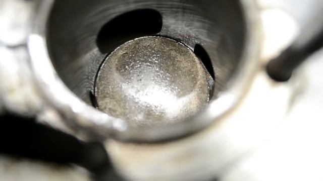 Неудавшееся видео о том, как устроена продувка картингового Минского двигателя. смотреть онлайн