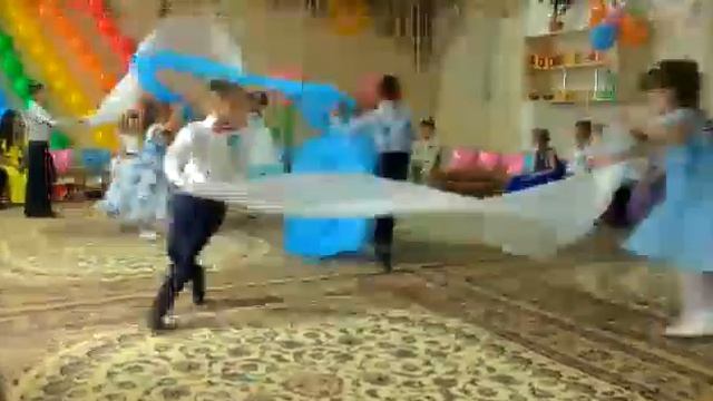 Танец облака на выпускной в детском саду
