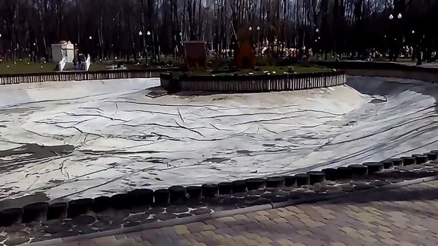 VLOG: Прогулка в парке/Корабль/Беседки/Фигуры/Walk in parks/ships/arbours/figures смотреть онлайн