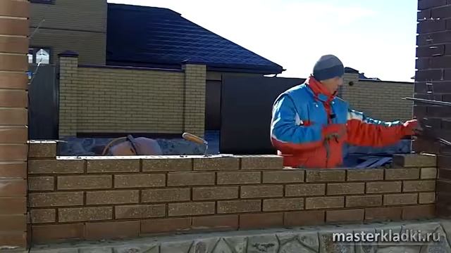 Кирпичная кладка в 1/2 кирпича с двухсторонней расшивкой