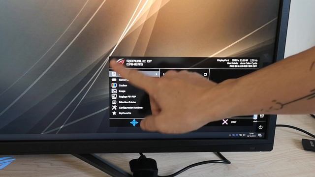 [Cowcot TV] Présentation écran Gamer ASUS ROG STRIX XG438Q смотреть онлайн