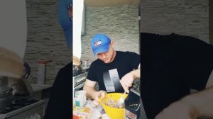 рубрика "ХОЧУ ПОХАВАТЬ" холодная закуска ( бутерброды из консервированной сайры)