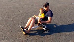 Папа и сын на коляске для гироскутера || Гироскутер с ручкой и сиденьем #Пермь #Ижевск