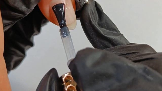 Блестящий маникюр, растяжка цвета. смотреть онлайн