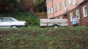 AUDI 100 с прицепом