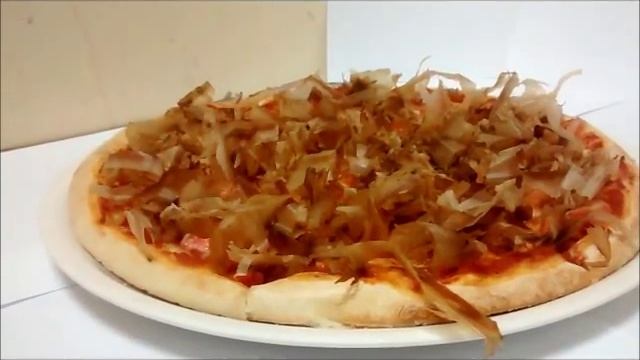 Новая пицца со стружкой тунца! смотреть онлайн