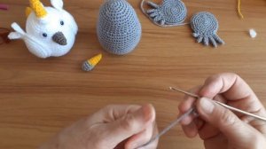 Попугайчик крючком.ч 3. Клюв  хвостик , лапки.