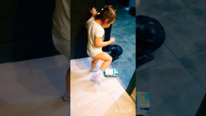 Злата танцует под зажигательную песню KIKIDO -Мы взорвем Инстаграм