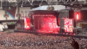 Green day - Walk on + American idiot - Hella Mega Tour London Live
